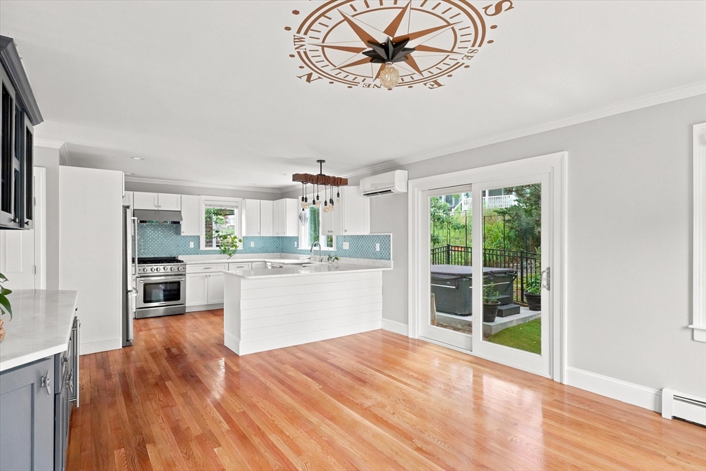 14 Willow Road Marblehead, MA 01945 - Photo 8 of 42