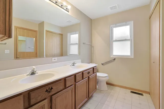 $349,900 | 2 Danbury Court, Lake In The Hills, IL 60156