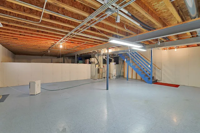 $349,900 | 2 Danbury Court, Lake In The Hills, IL 60156