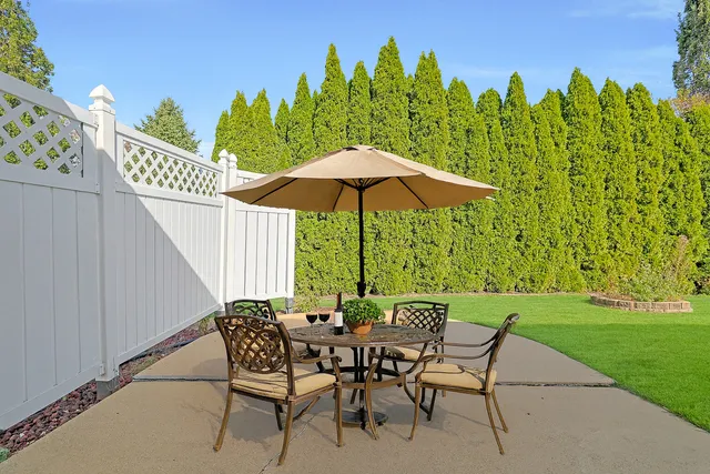 $349,900 | 2 Danbury Court, Lake In The Hills, IL 60156