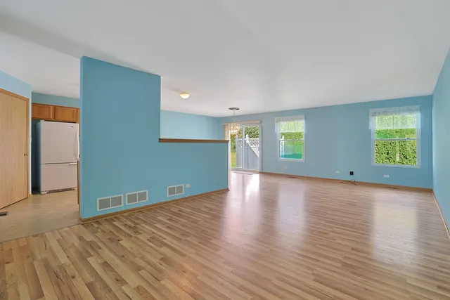 $349,900 | 2 Danbury Court, Lake In The Hills, IL 60156