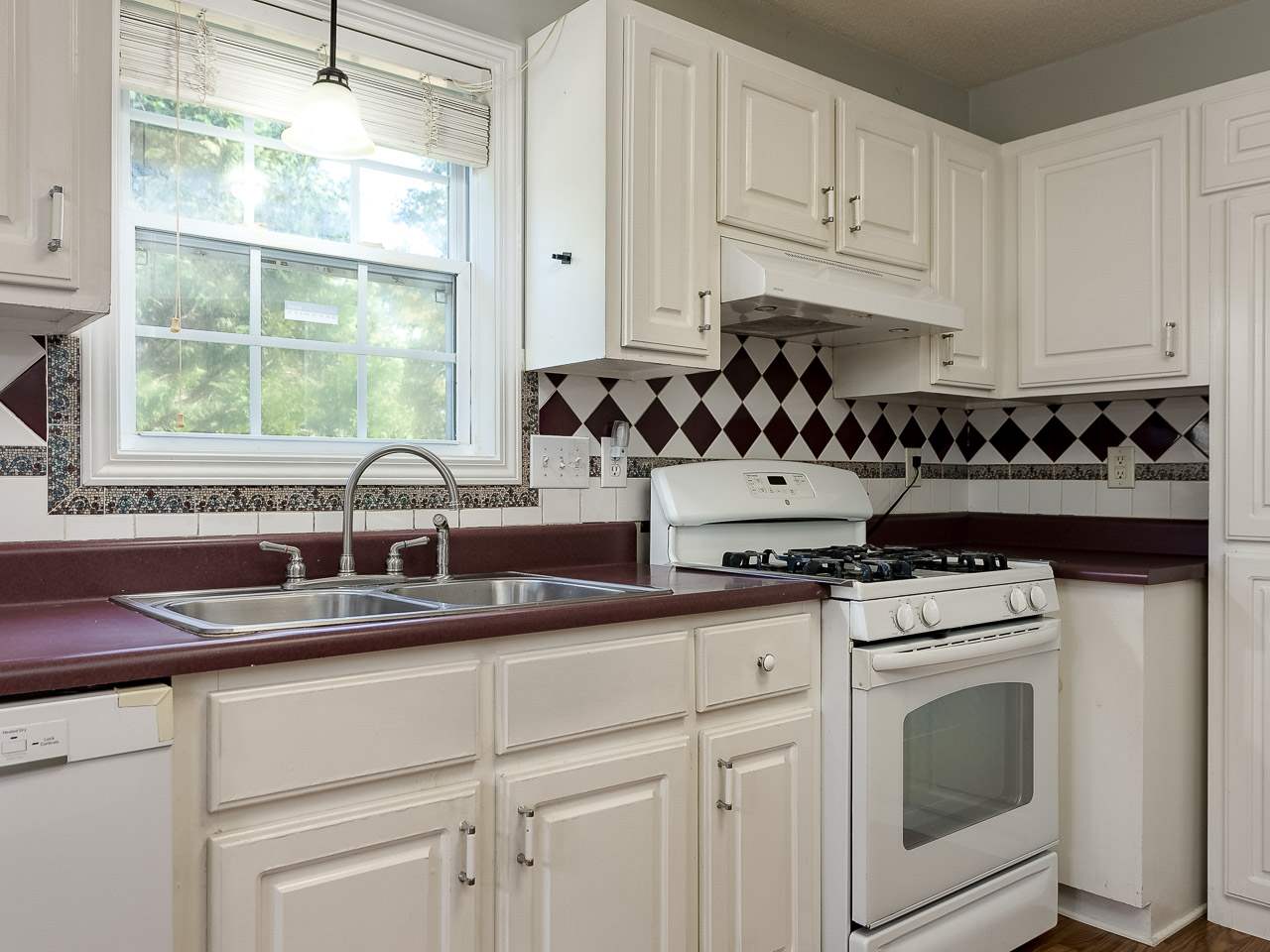 1750 Motlow Creek Road Campobello, SC 29322 - Photo 8 of 33