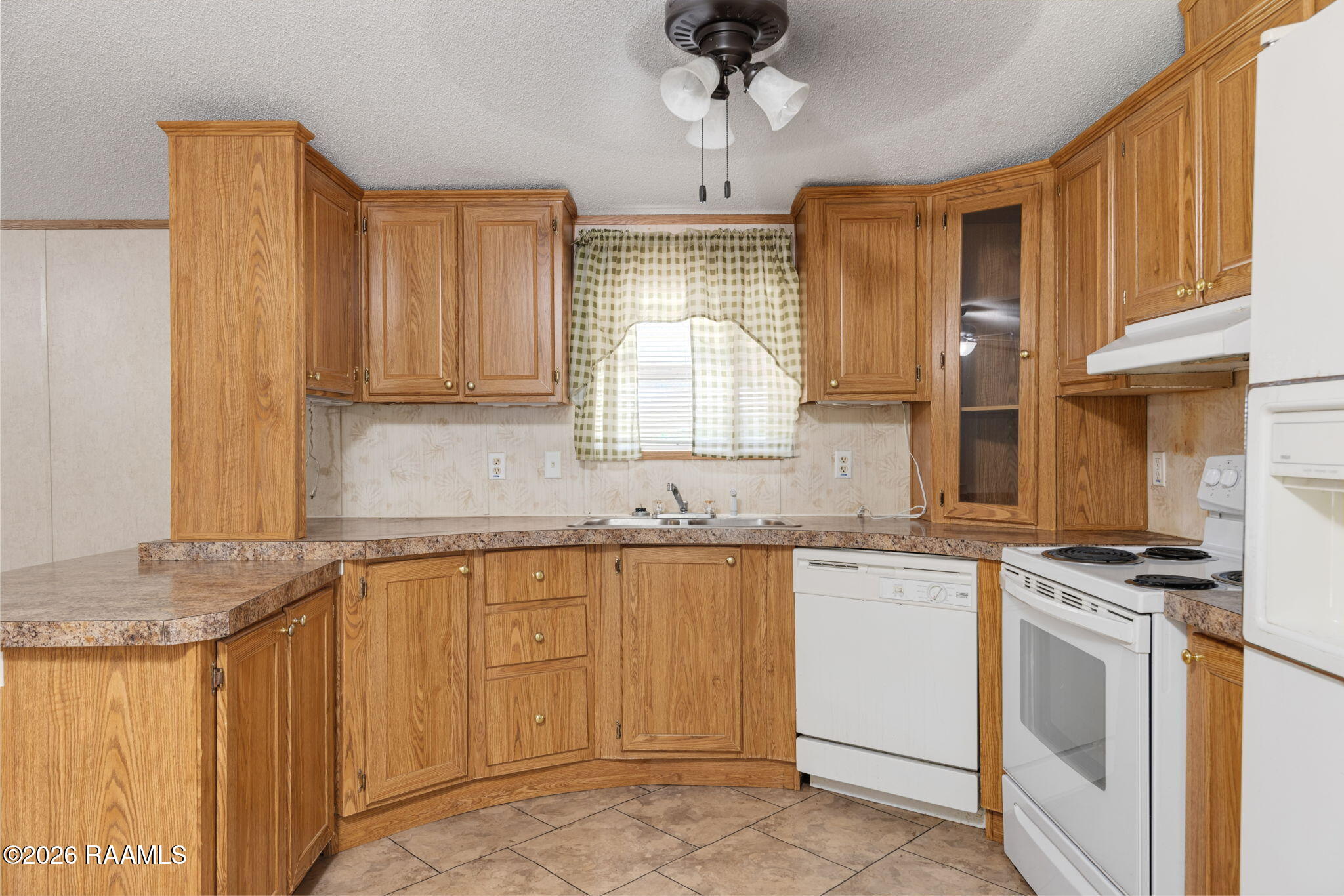 160 Gayle Drive Church Point, LA 70525 - Photo 8 of 30 9-web-or-mls-160 Gayle Dr-9