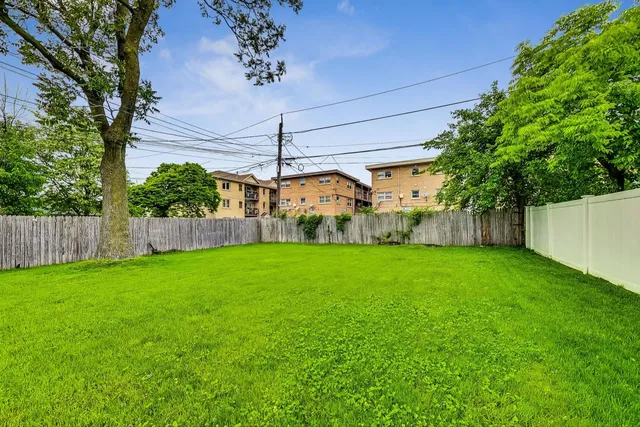 $825,000 | 6730 West Dakin Street, Chicago, IL 60634