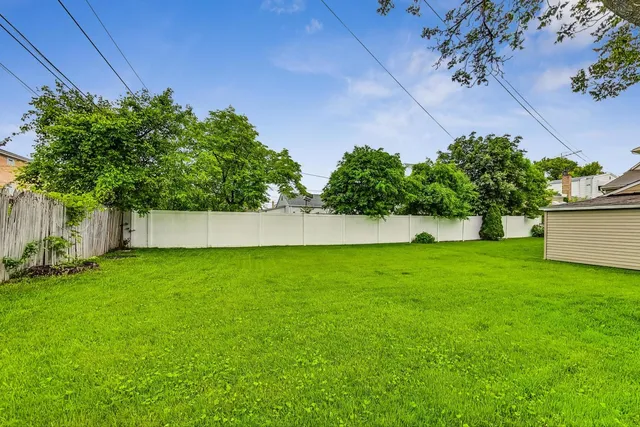 $825,000 | 6730 West Dakin Street, Chicago, IL 60634