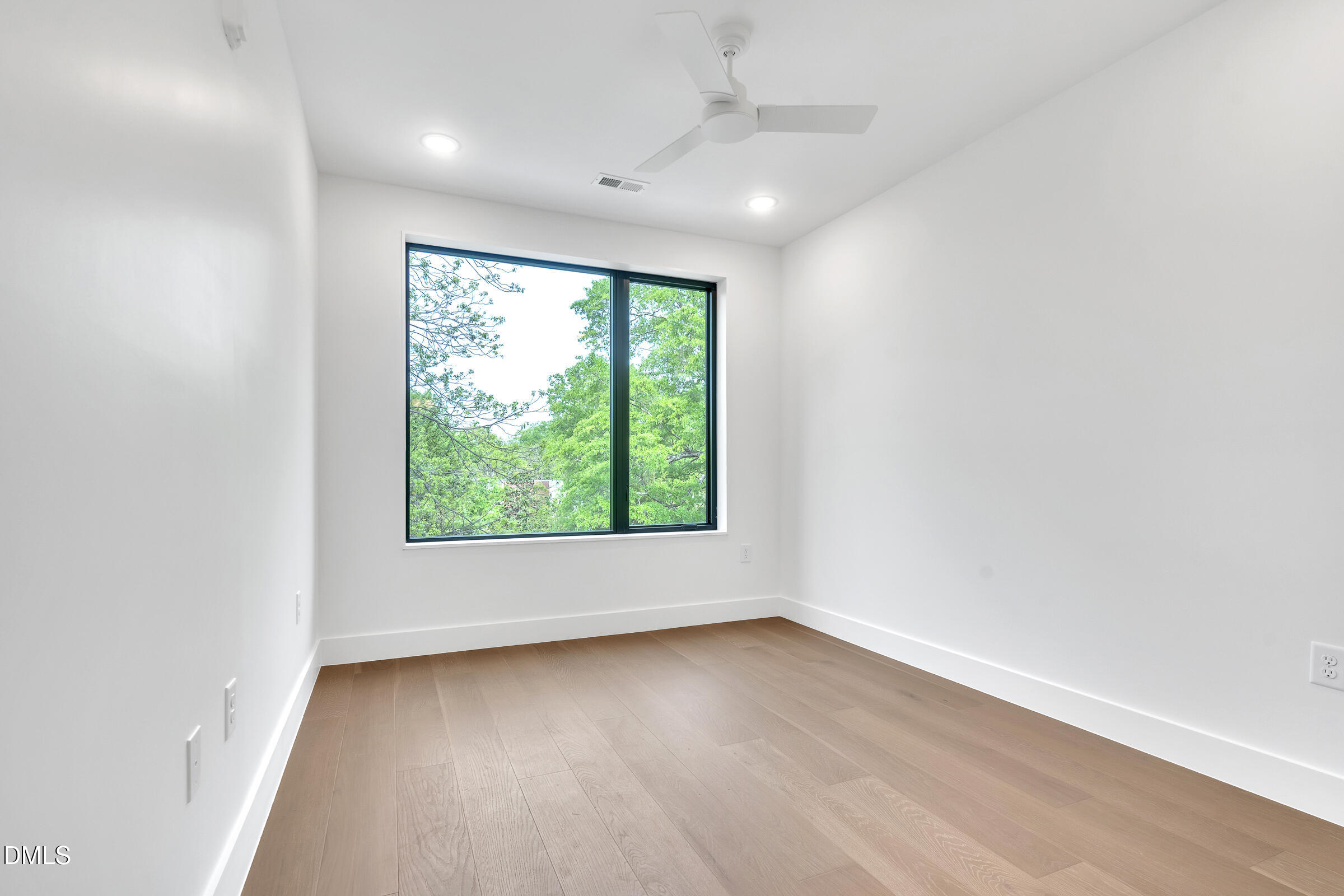 29 Enterprise Street, Unit 309 Raleigh, NC 27607 - Photo 21 of 46 DSC05672