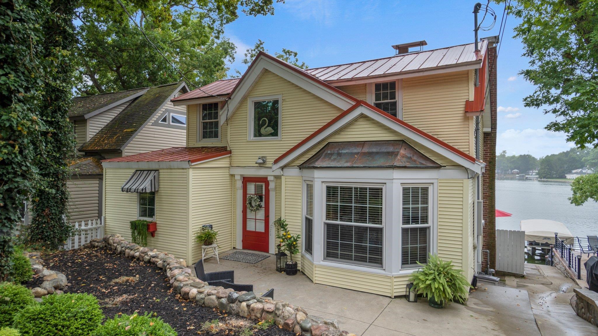 468 Spring Beach Road Rome City, IN 46784 - Photo 3 of 35