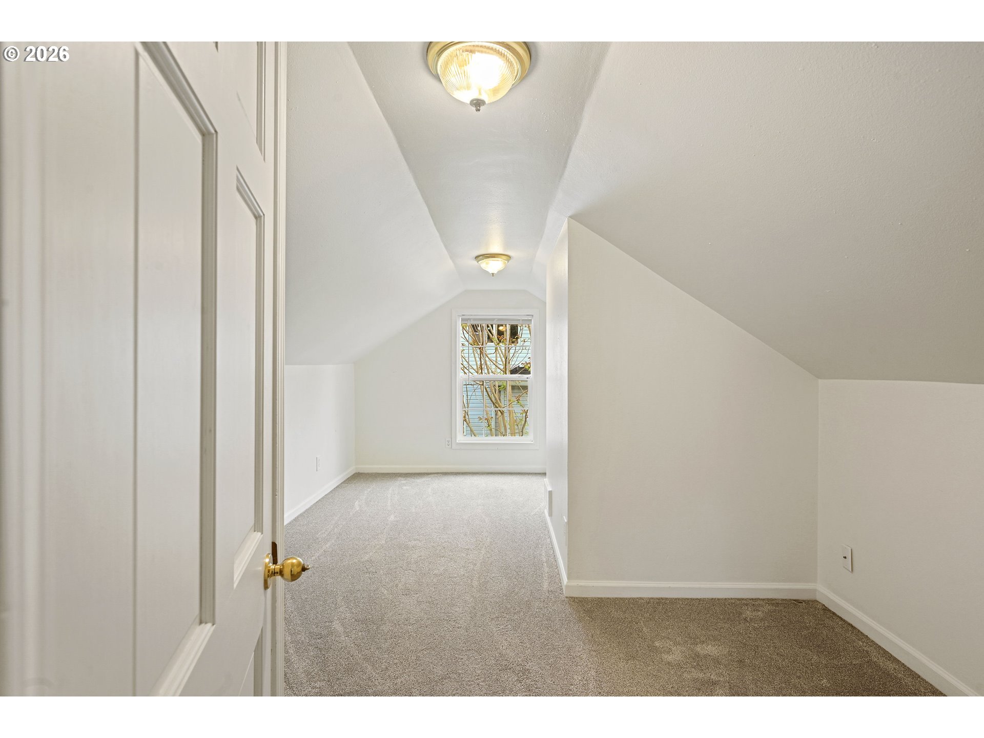 634 Northwest Ivy Street Camas, WA 98607 - Photo 11 of 27 a view of an entryway with staircase