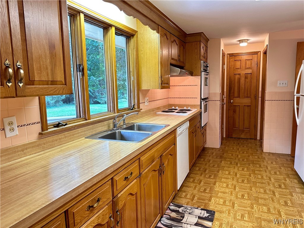 484 Creekside Drive Alden, NY 14004 - Photo 15 of 48