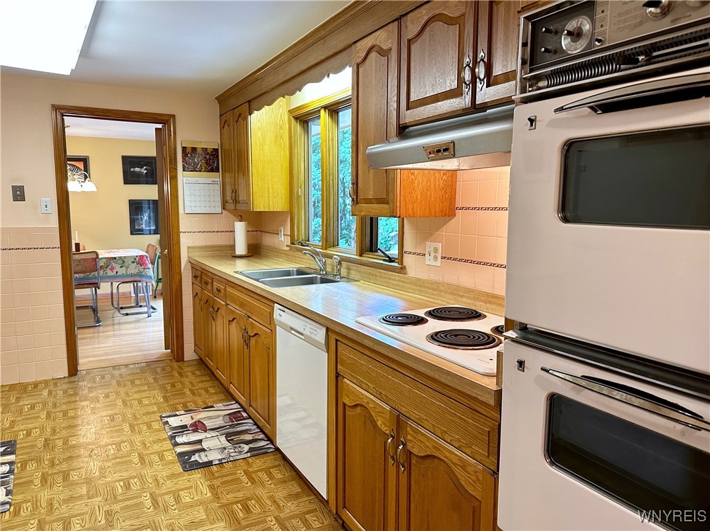 484 Creekside Drive Alden, NY 14004 - Photo 17 of 48