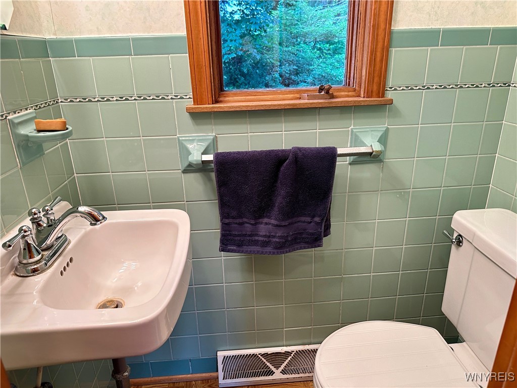 484 Creekside Drive Alden, NY 14004 - Photo 32 of 48