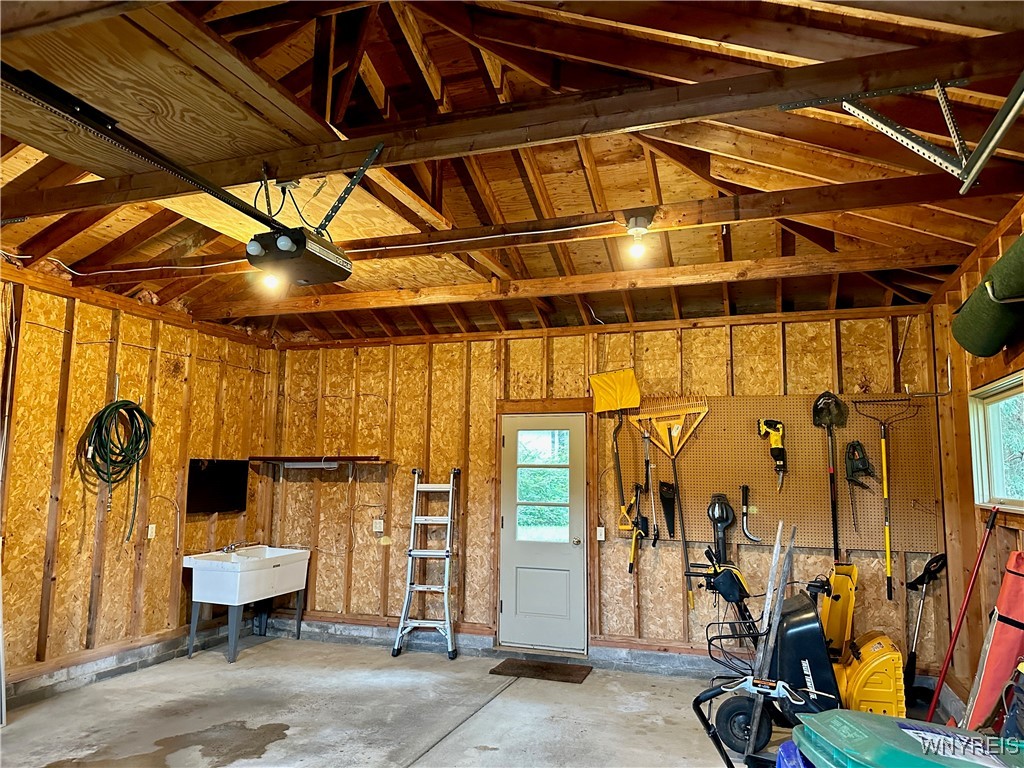 484 Creekside Drive Alden, NY 14004 - Photo 40 of 48