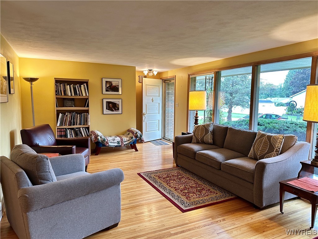 484 Creekside Drive Alden, NY 14004 - Photo 7 of 48