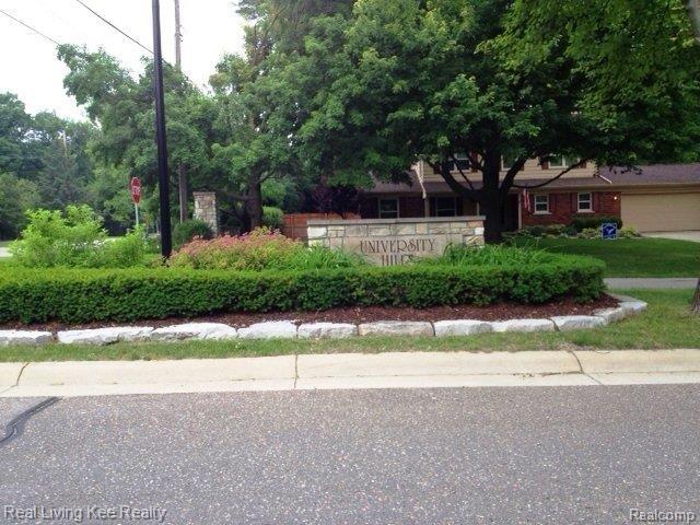 796 Croydon Road Rochester, MI 48309 - Photo 14 of 22 University Hills Entrance.jpg