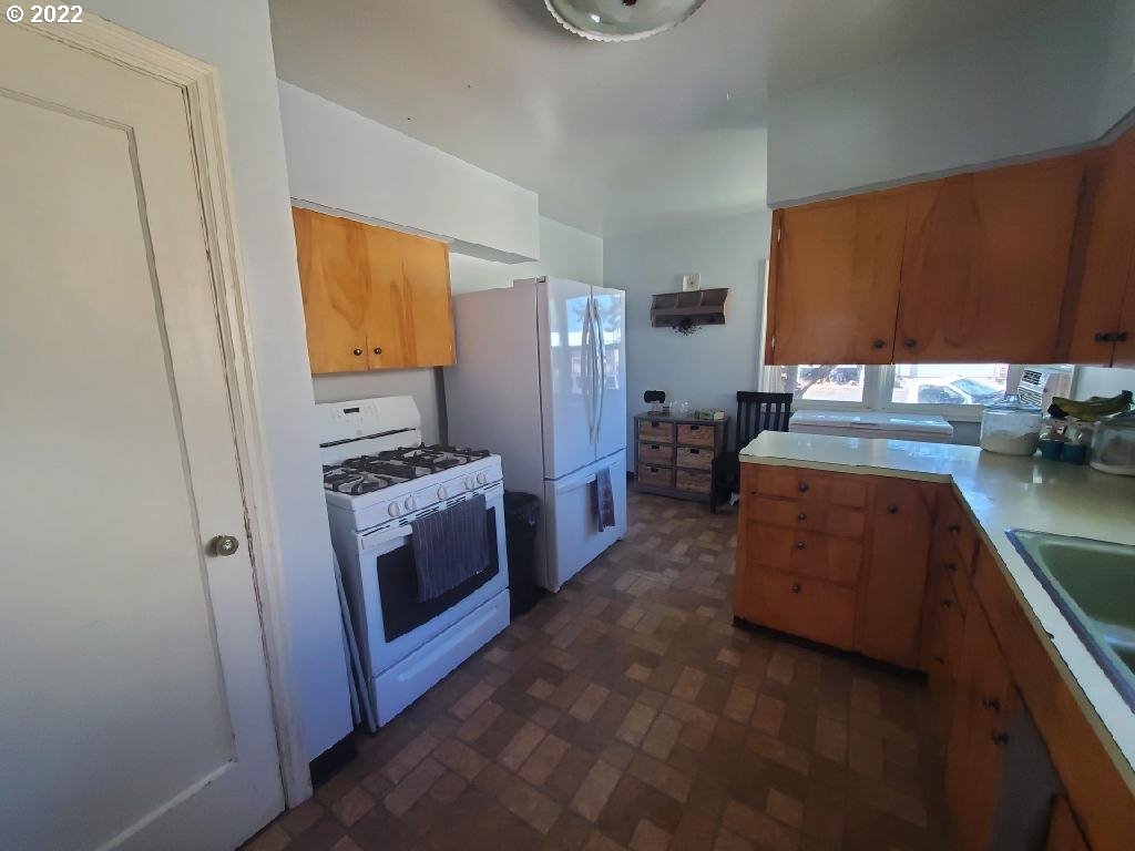 590 Division Street Elgin, OR 97827 - Photo 8 of 29 Gallery Image 8