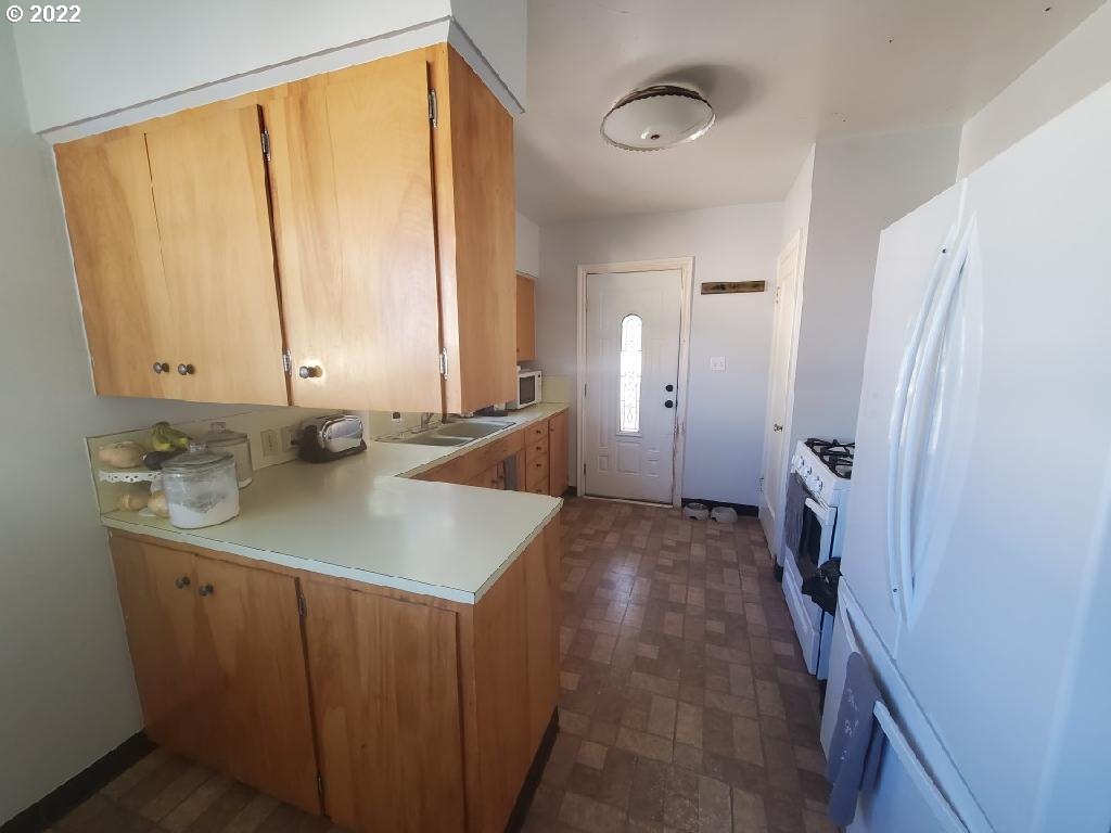 590 Division Street Elgin, OR 97827 - Photo 9 of 29 Gallery Image 9