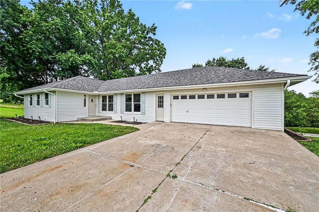 1500 Ridgeview Road Liberty, MO 64068 - Photo 2 of 42