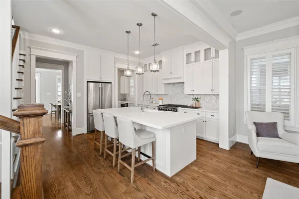 $735,000 | 1003 East 25th Street, Houston, TX 77009