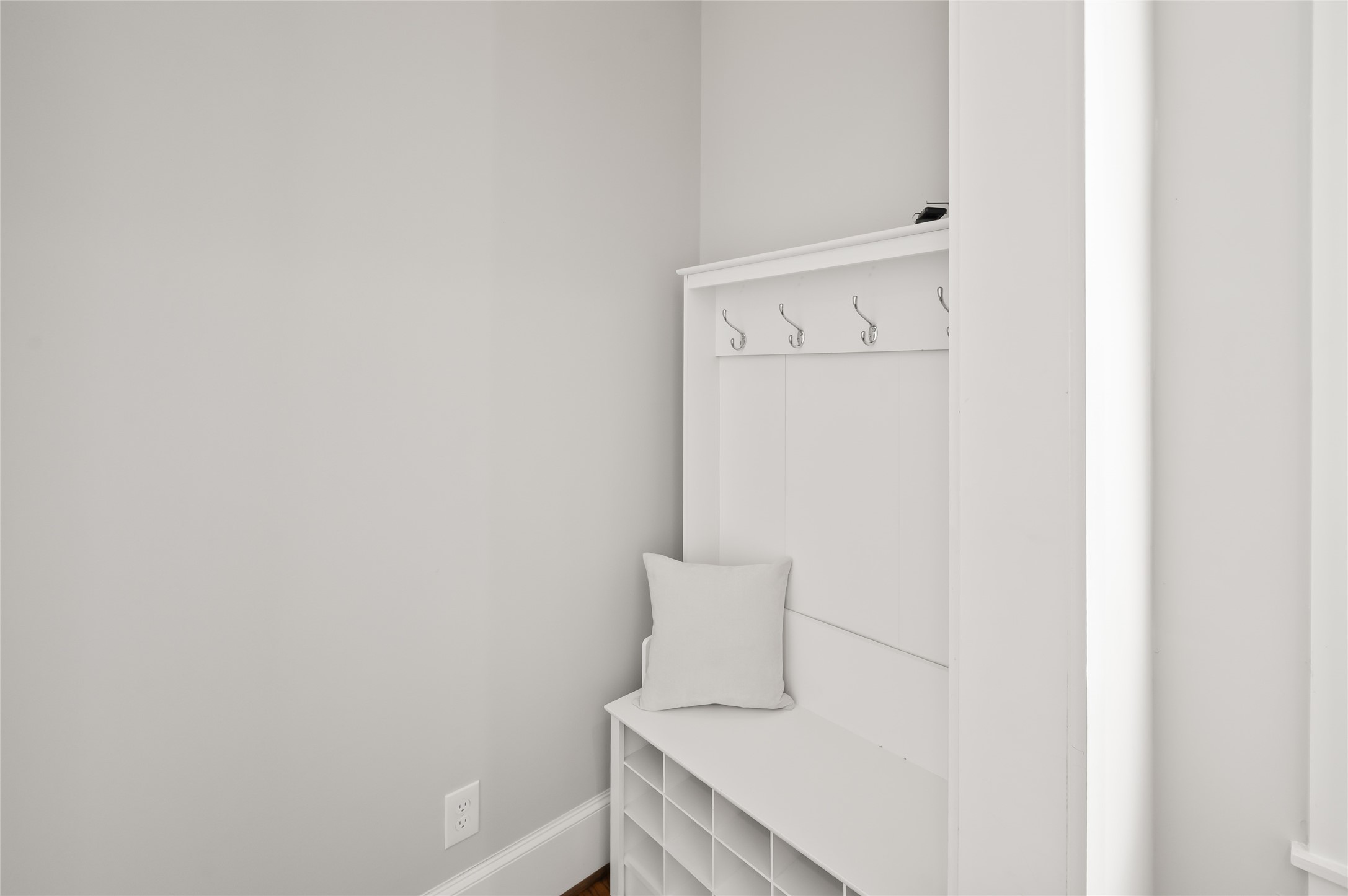 1003 East 25th Street Houston, TX 77009 - Photo 16 of 32 Right off the entrance to the garage is the mudroom. Perfect place for backpacks, jackets, and shoes.