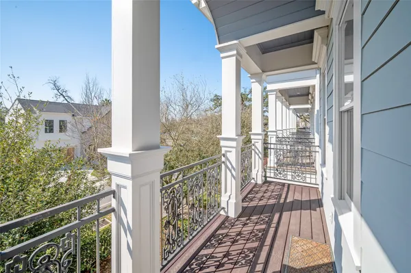 $735,000 | 1003 East 25th Street, Houston, TX 77009