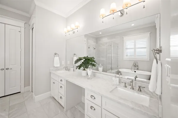 $735,000 | 1003 East 25th Street, Houston, TX 77009