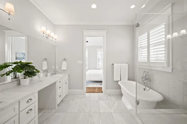 $735,000 | 1003 East 25th Street, Houston, TX 77009