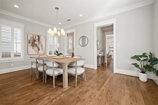 $735,000 | 1003 East 25th Street, Houston, TX 77009