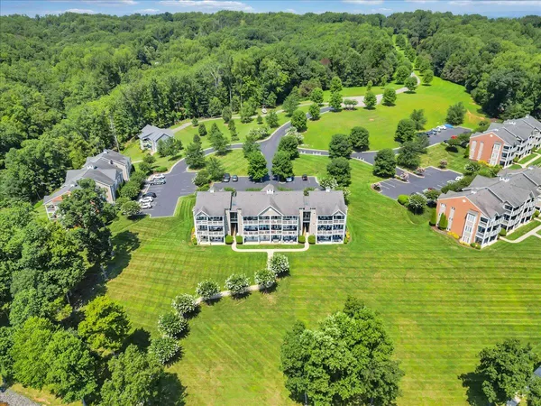 $559,500 | 335 South Pointe Shore Drive, Unit 308, Moneta, VA 24121