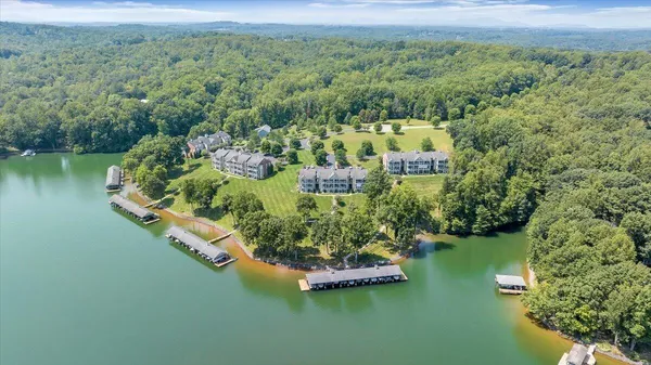 $559,500 | 335 South Pointe Shore Drive, Unit 308, Moneta, VA 24121