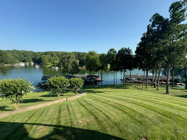 $559,500 | 335 South Pointe Shore Drive, Unit 308, Moneta, VA 24121