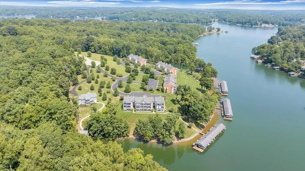 $559,500 | 335 South Pointe Shore Drive, Unit 308, Moneta, VA 24121