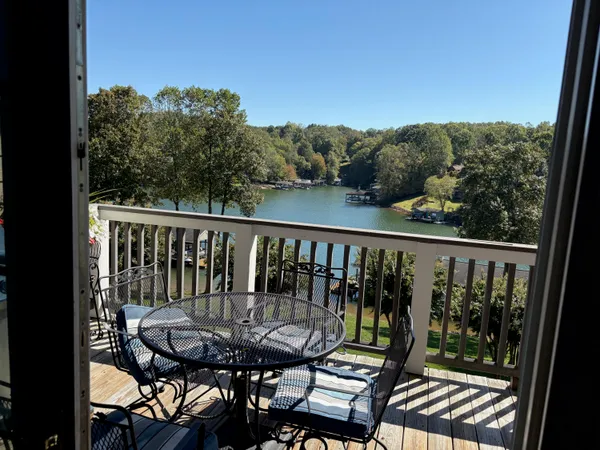 $559,500 | 335 South Pointe Shore Drive, Unit 308, Moneta, VA 24121