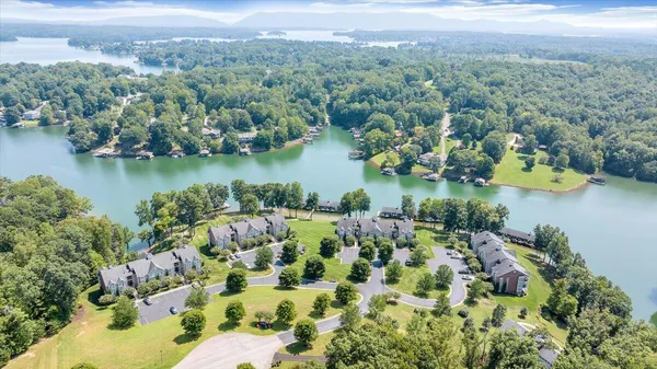 $559,500 | 335 South Pointe Shore Drive, Unit 308, Moneta, VA 24121