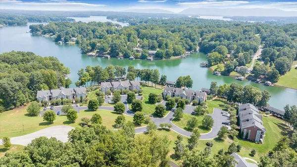 $559,500 | 335 South Pointe Shore Drive, Unit 308, Moneta, VA 24121