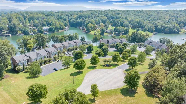 $559,500 | 335 South Pointe Shore Drive, Unit 308, Moneta, VA 24121