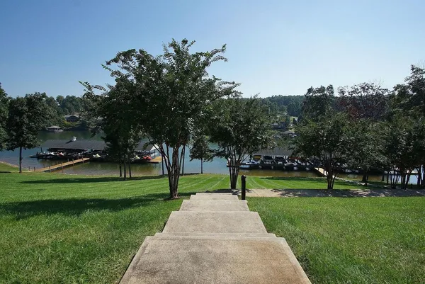 $559,500 | 335 South Pointe Shore Drive, Unit 308, Moneta, VA 24121
