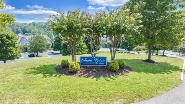 $559,500 | 335 South Pointe Shore Drive, Unit 308, Moneta, VA 24121