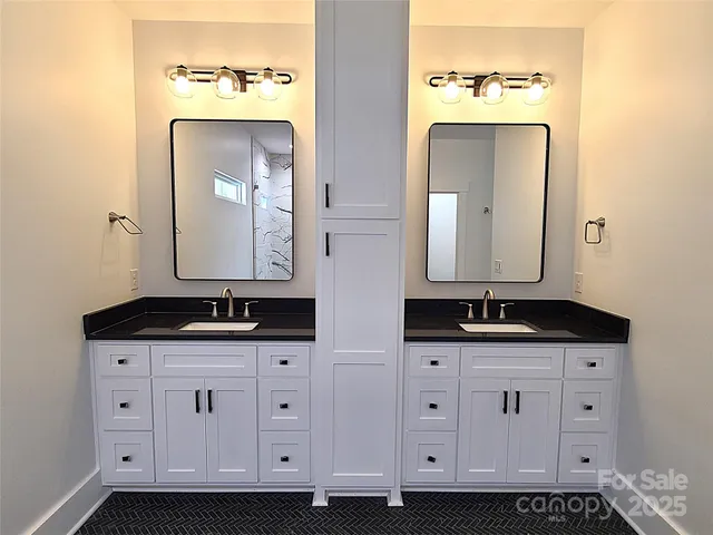 $859,000 | 405 19th Ave Circle Northwest, Hickory, NC 28601