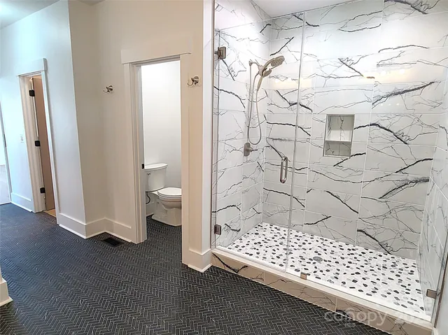 $859,000 | 405 19th Ave Circle Northwest, Hickory, NC 28601