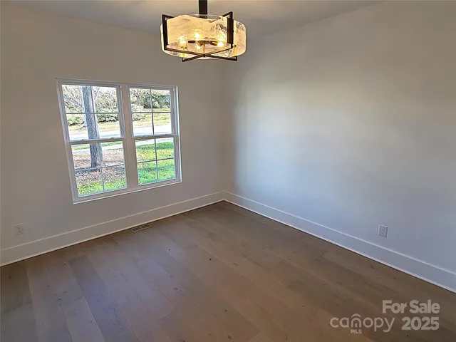 $859,000 | 405 19th Ave Circle Northwest, Hickory, NC 28601