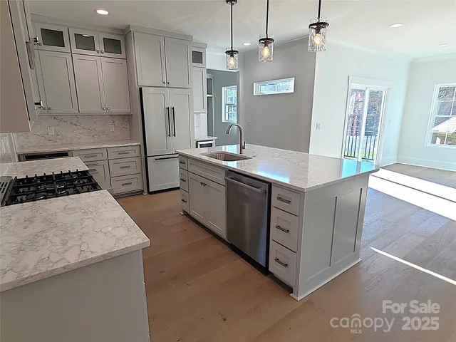 $859,000 | 405 19th Ave Circle Northwest, Hickory, NC 28601