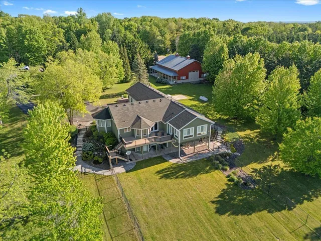 $850,000 | 16113 272nd Street, Lindstrom, MN 55045