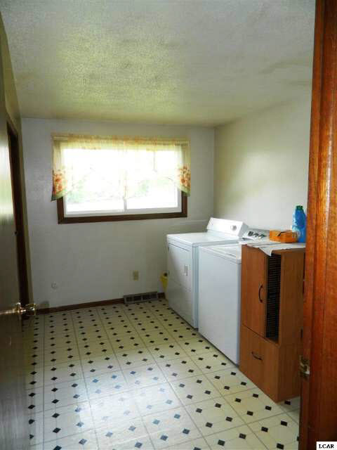 8495 Sanford Road Addison, MI 49220 - Photo 9 of 16 20413752-8.JPG