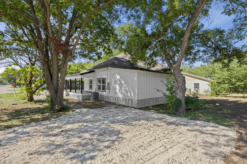 507 2nd Street Moody, TX 76557 - Photo 36 of 40 a view of a house with a yard