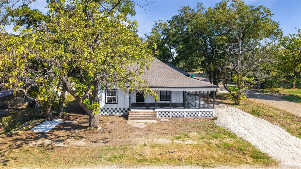 507 2nd Street Moody, TX 76557 - Photo 4 of 40 a view of house with yard and sitting area