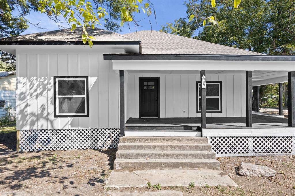 507 2nd Street Moody, TX 76557 - Photo 5 of 40 a front view of a house
