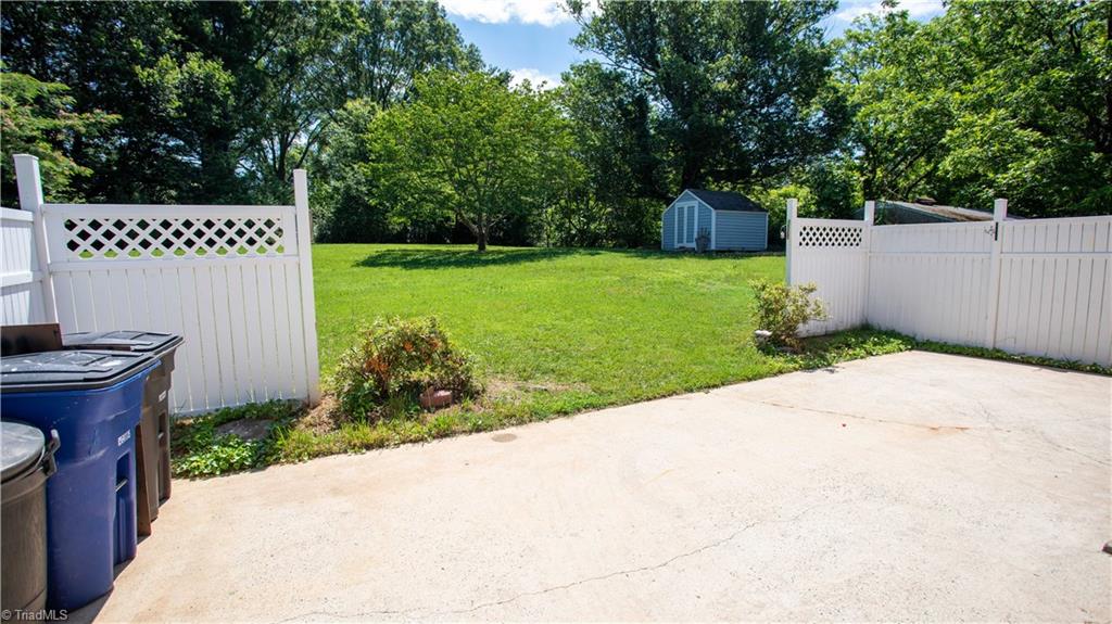 135 Robbins Road Winston-Salem, NC 27107 - Photo 14 of 30 Gallery Image 14