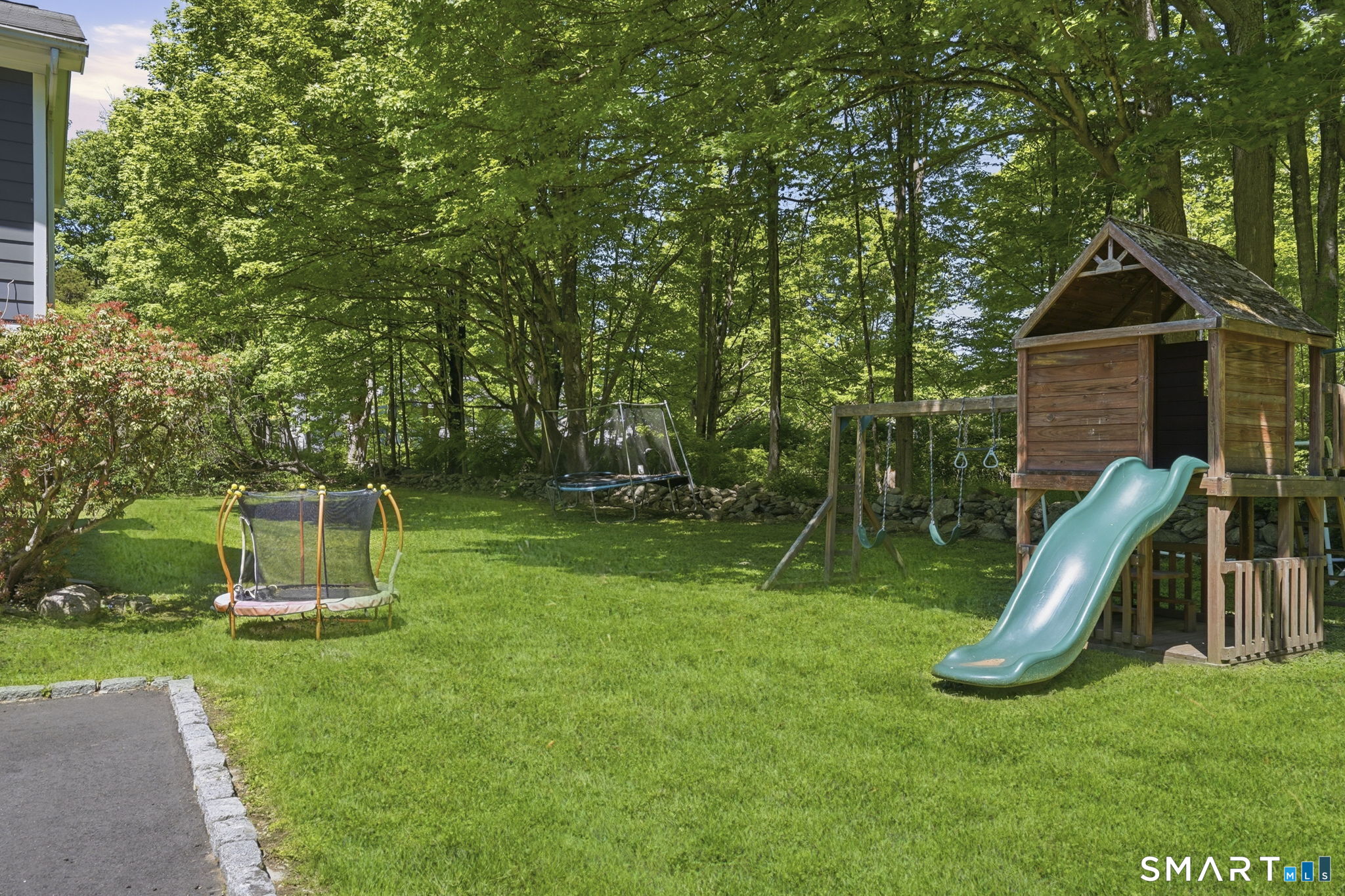 22 Cobblestone Place Wilton, CT 06897 - Photo 32 of 39
