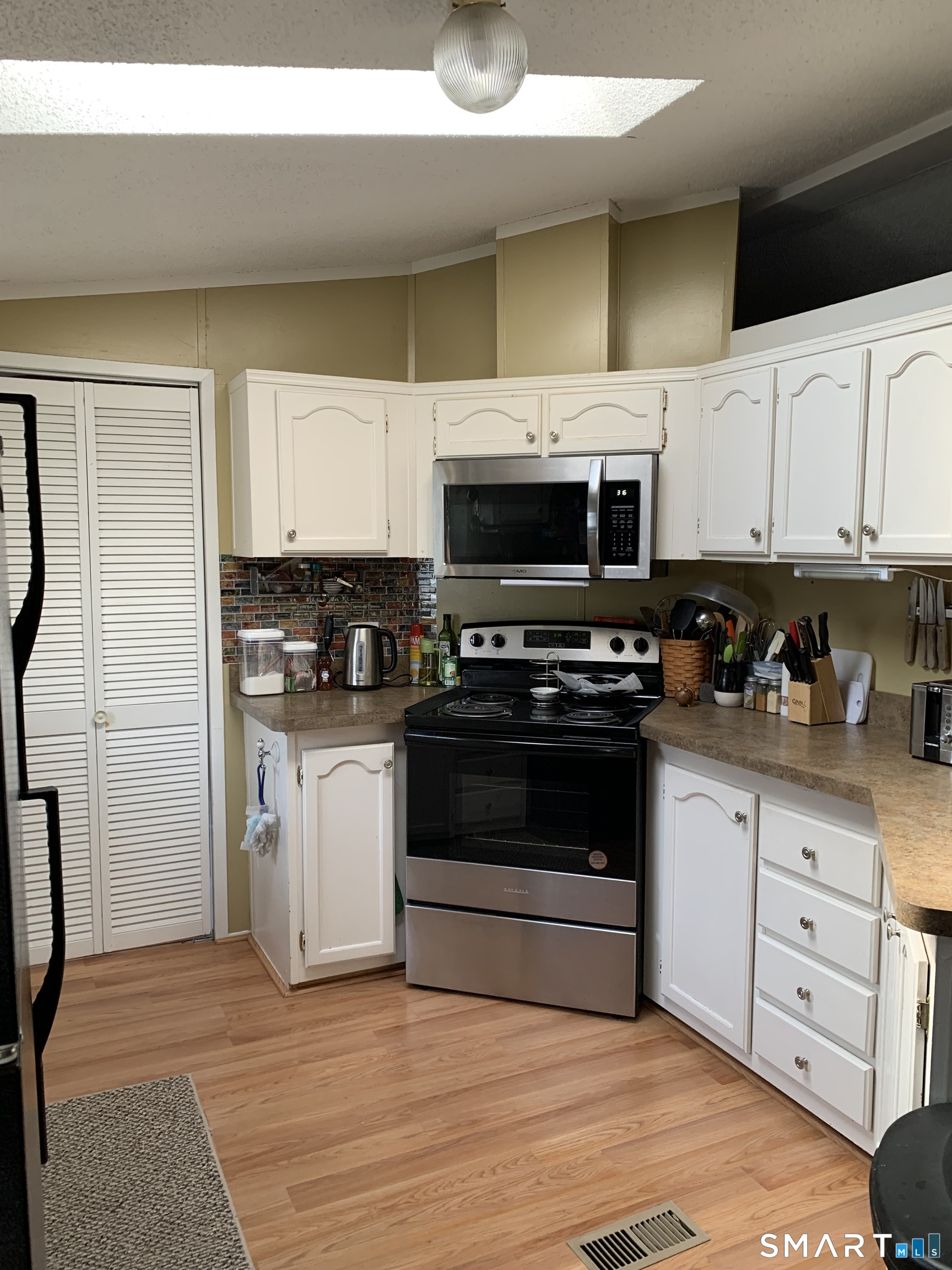 1012 Old Colony Road Meriden, CT 06451 - Photo 3 of 18