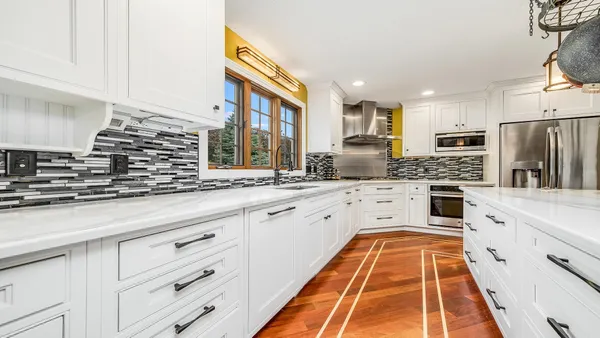 $340,000 | 1850 Indian Springs Court, Freeport, IL 61032